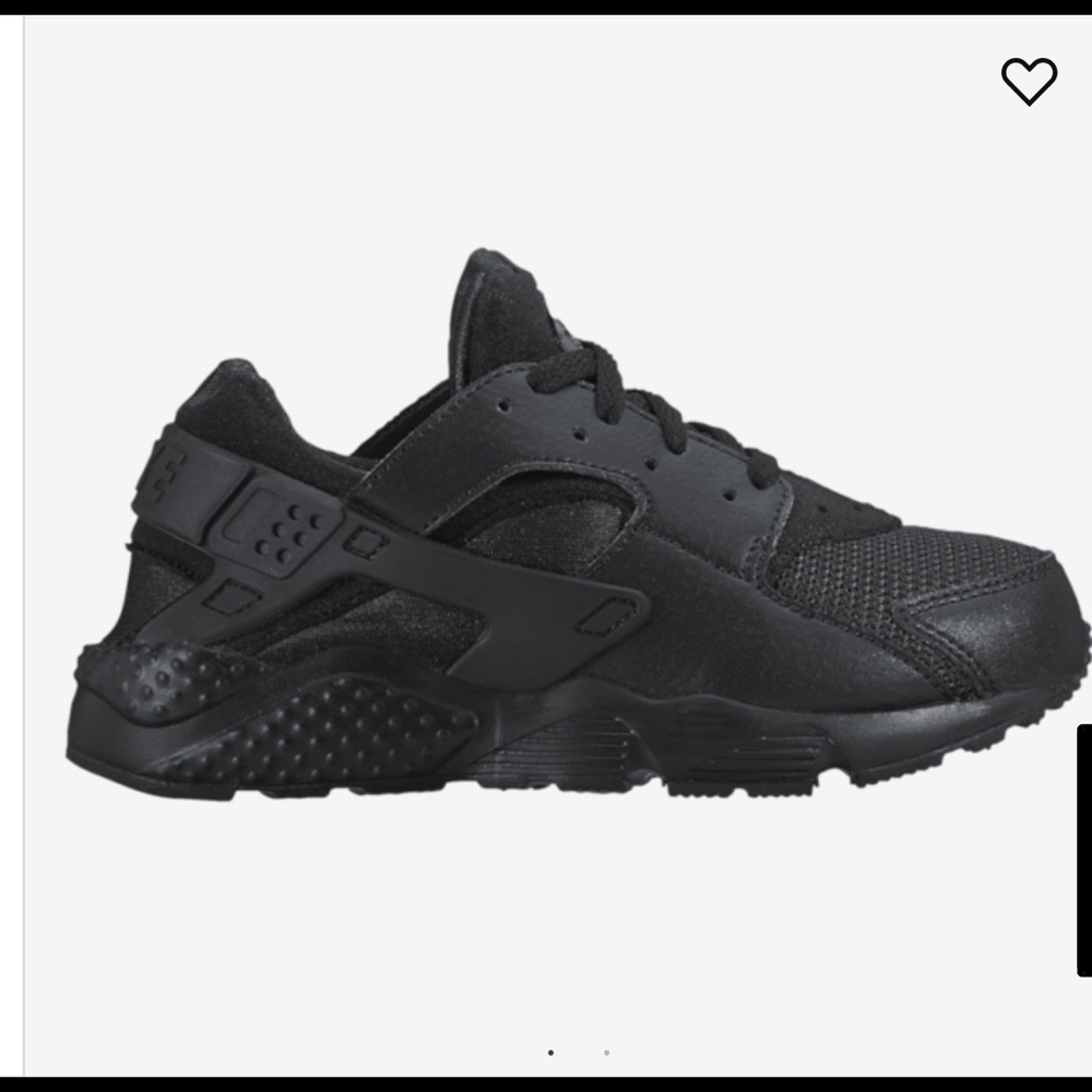 Black Huaraches!! Super cute and in style!